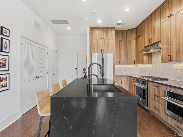 100 Legend Drive 206