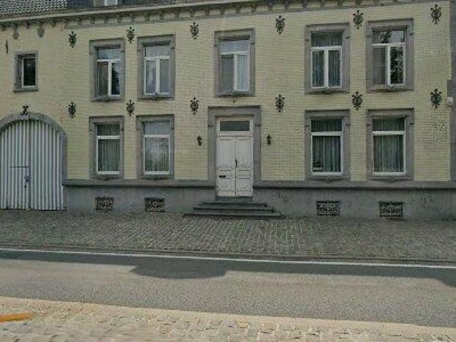 100 m2 apartment for rent in Halle