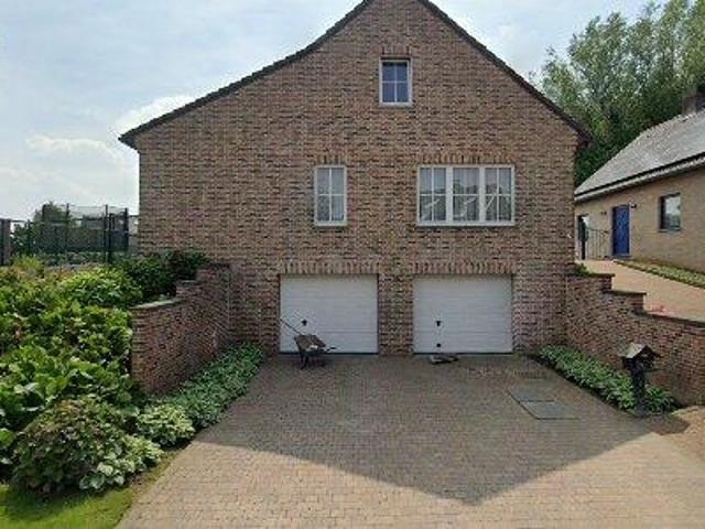 100 m2 apartment for rent in Kraainem