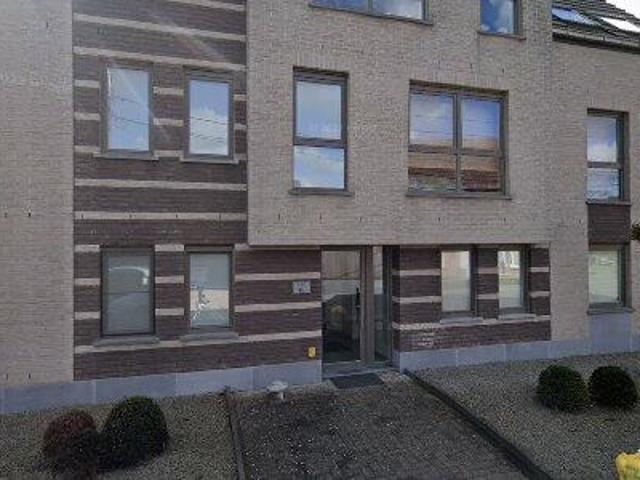 100 m2 apartment for rent in Wichelen