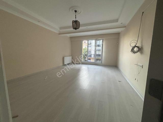 100 M2 Büyük Kiralık 2 + 1 Ara Kat Merkezi Konumda