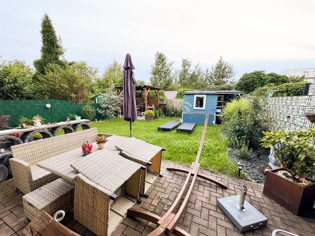 100 m² privater Garten: Bezugsfreie 2 Zimmer Wohnung in ruhiger Einfamilienhauslage