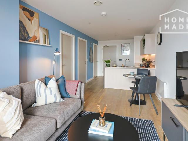 100 Moor Street, Queensway. 1 bed flat to rent £1,130 pcm £261 pw