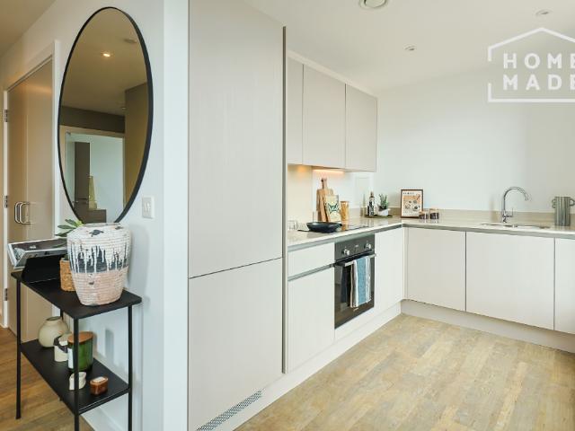100 Moor Street, Queensway. 2 bed flat to rent £1,330 pcm £307 pw