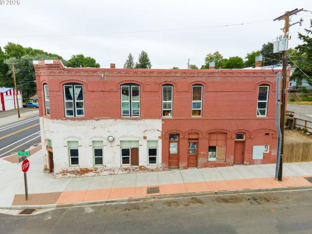 100 main st