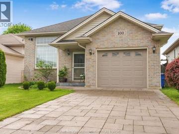 House for sale in Essex, Ontario - Garden