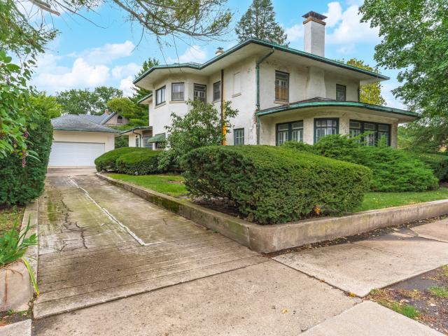100 N Walnut Street