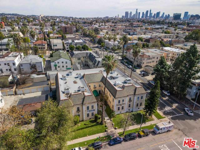 100 N Kenmore Avenue