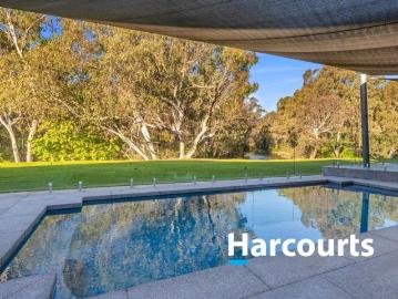 100% North Facing Ovens River Water front!