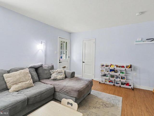 100 S Walnut Street