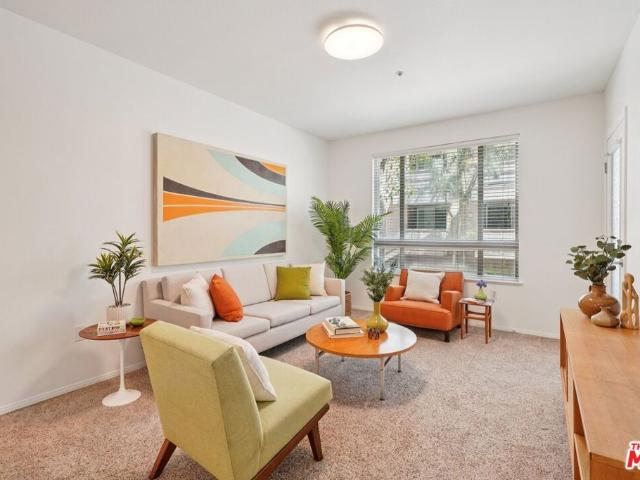 100 S Alameda Street 150