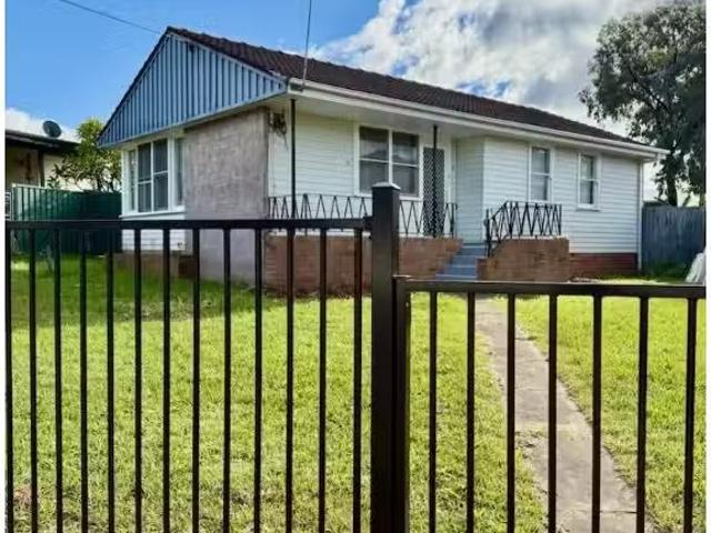 100 Samarai Road, Whalan House for rent Listed by Rosa Ienna of