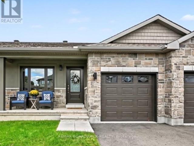 100 Seabert Drive, Arnprior, ON, K7S 0K1 house for sale | Listing ID X13763 | Royal LePage