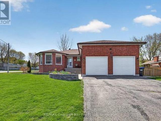 100 Peel Street, Penetanguishene, ON, L9M 1C3 house for sale | Listing ID S13148 | Royal LePage