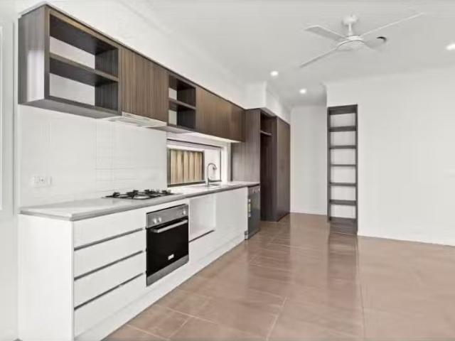 100 Putters Circuit, Blacktown House for rent Listed by Andre.