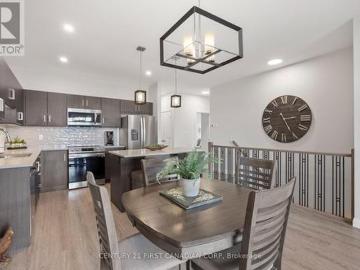 100 Rowe Avenue, South Huron Exeter, ON, N0M 1S1 house for sale | Listing ID X13460 | Royal LePage