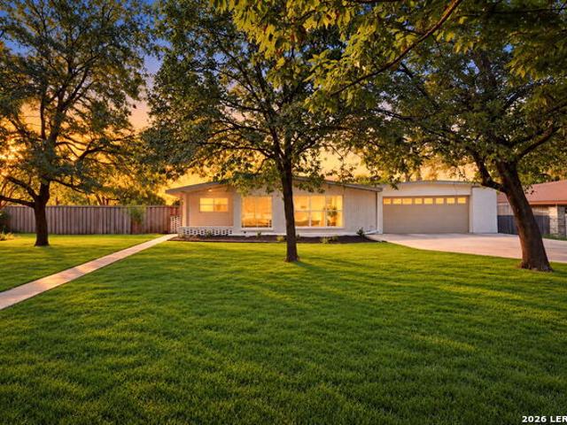 100 Riviera Dr