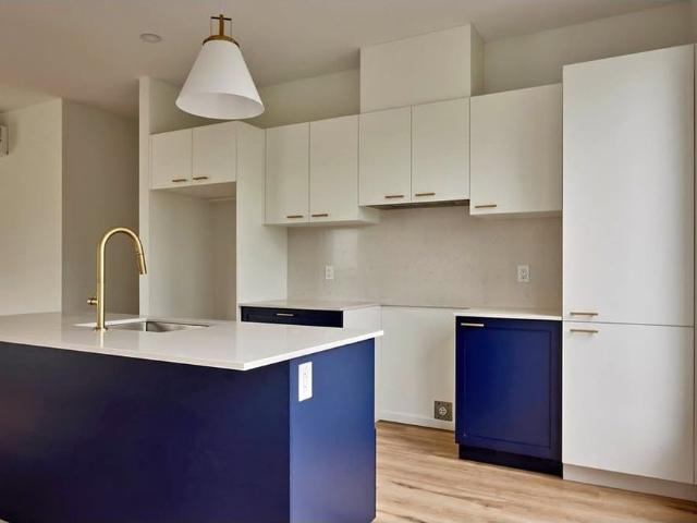 100 Rue de l'Hibiscus, Granby, QC J2H