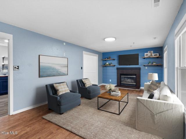 100 W Cameron Court