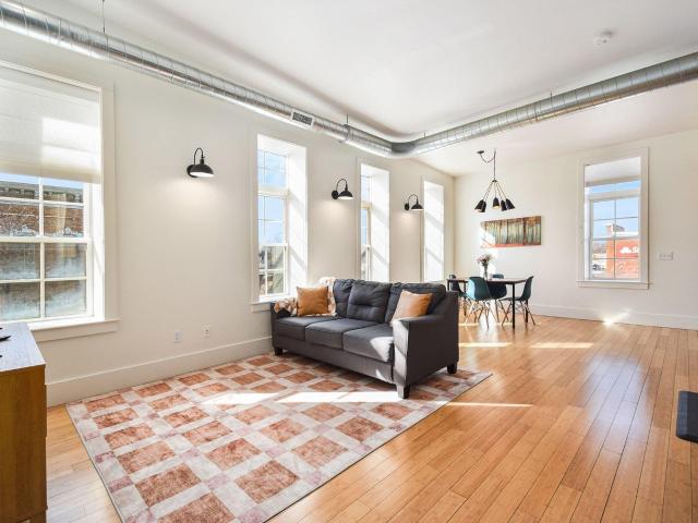 100 W Market Street