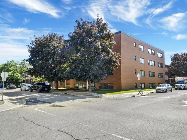 Ottawa, ON K2P 0V2 100 Waverley Street 204