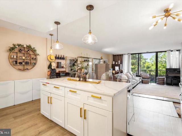 100 West Avenue # 426 S