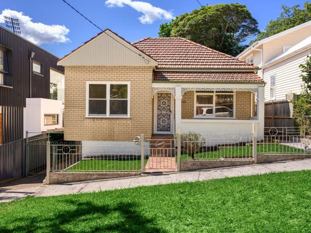 100 Thompson Street, Drummoyne | Roger Mickhail Property