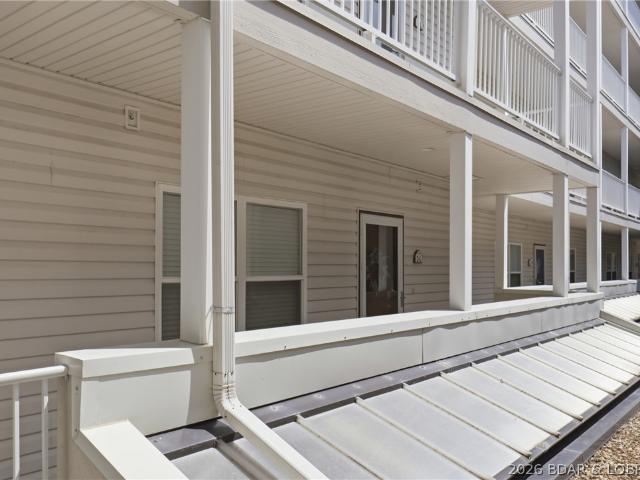 100 Trinity Point 2L