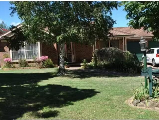 100 Turner Crescent, Orange House for rent Listed by Jane Coo.