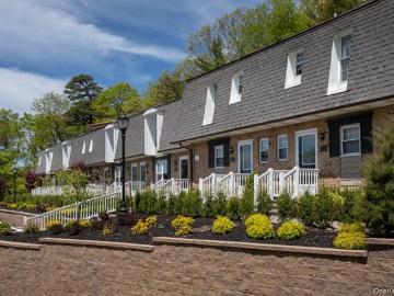 100 Villa D'Est Dr, Unit D16, Coram, NY 11727 | MLS #943931