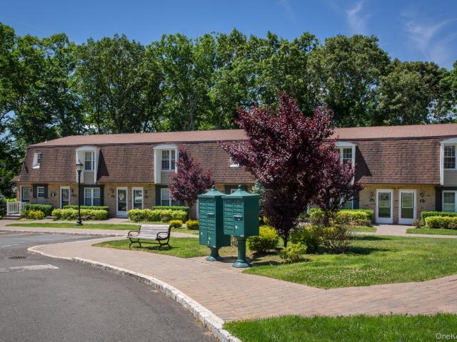 100 Villa D'Est Dr, Unit D 16, Coram, NY 11727 | MLS #931239