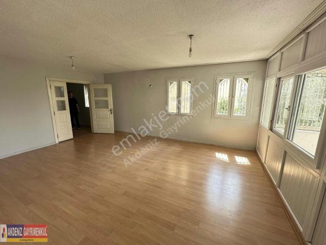 100.yıl Karakol Semt Pazarı Civ Cadde Üzeri 3+1 Parkeli Kiralık