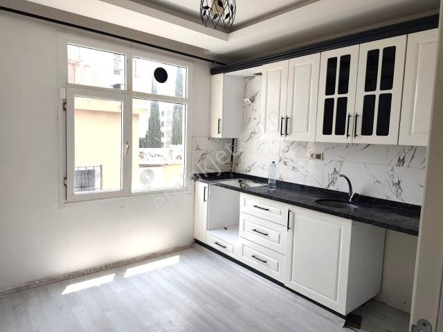 100.yılda 3. Kat,2+1,kapalı Mut. Kiralık Doğalgazlı Müstakil Ev
