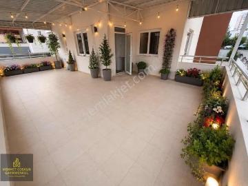 100.yılda Bulvar Üzerinde Az Katlı Teraslı Kiralık 2+1 Daire