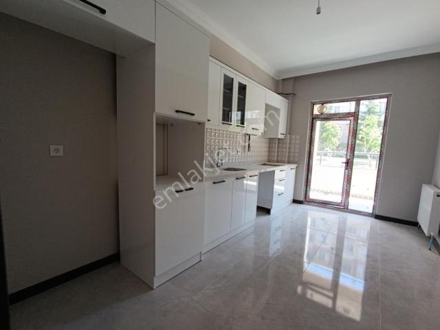 100.yılda Site İçersde 3+1 130m² Ebeveyn Banyolu Çift Balkonlu