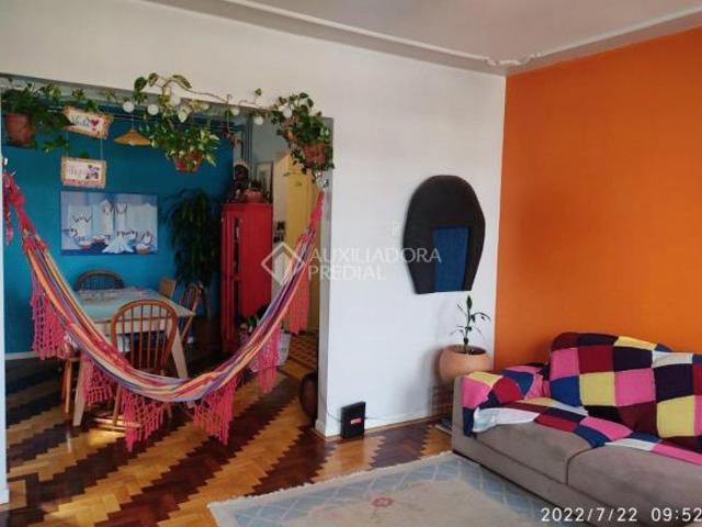 100m2 3 Dormitórios 1 vaga com sacada