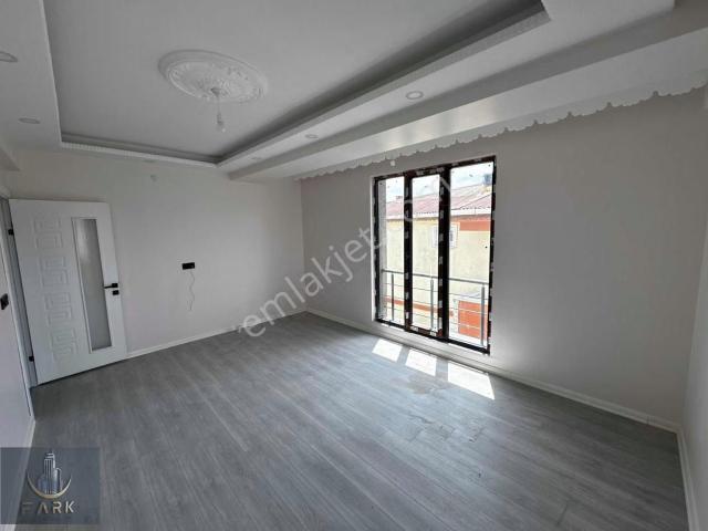 100m2 Müstakil Bina Da Satılık 2+1 Ön Cephe