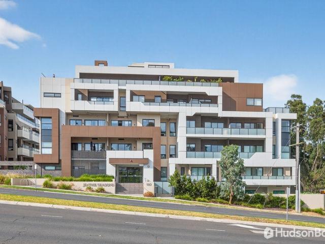 100+m2 Apartment with leafy balcony in the EDSC zone