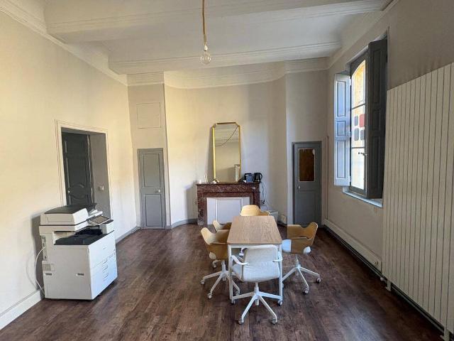 100M² BUREAUX 4 PIECES QUARTIER MAZARIN HOTEL PARTICULIER