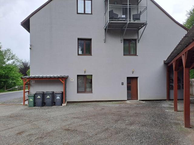100qm whg mit balkon,carport,keller