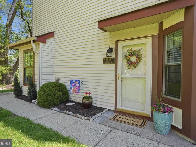 1014 Barry Court