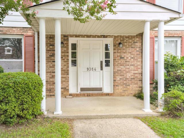 1014 Carriage Drive
