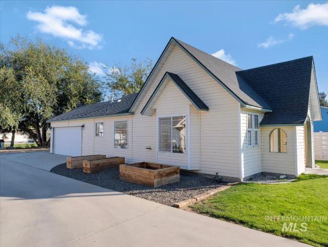1014 E Main