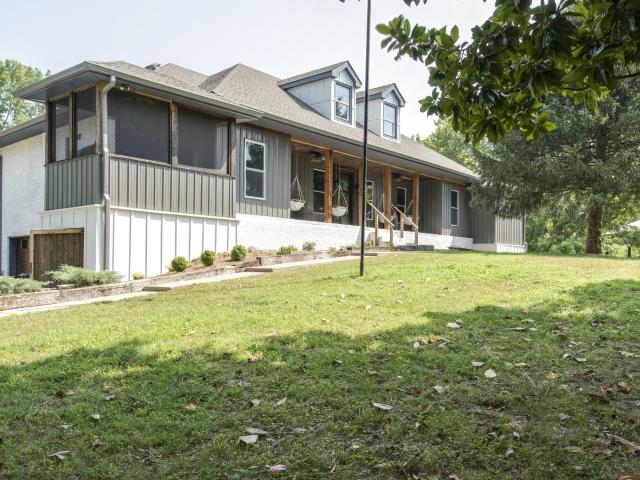 1014 Lakeview Cir