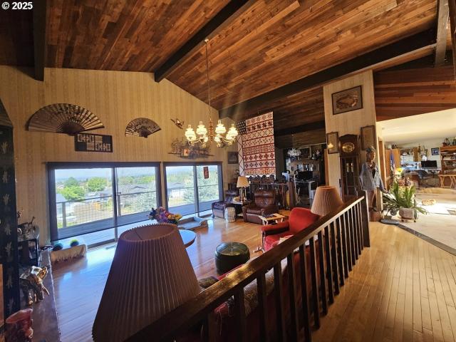 1014 roe dr