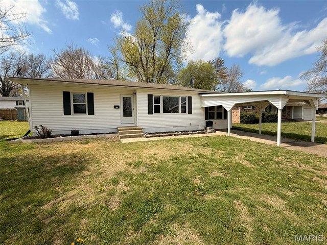 1014 S Woodland Dr, Dexter, MO 63841