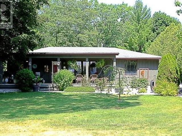 10156 Port Franks Estate Drive, Lambton Shores Port Franks, ON, N0M 2L0 house for sale | Listing ID X13539 | Royal LePage