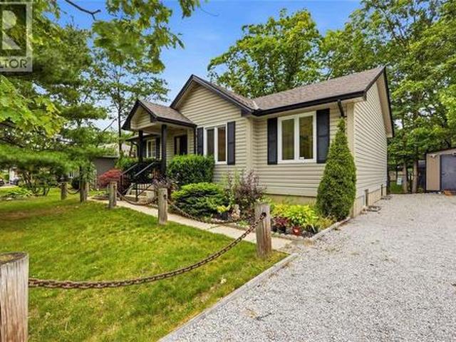 10158 Victoria Street, Lambton Shores, ON, N0M 2L0 house for sale | Listing ID 26016 | Royal LePage