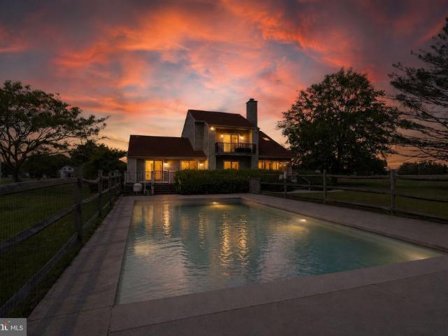 1015 Glebe View Lane