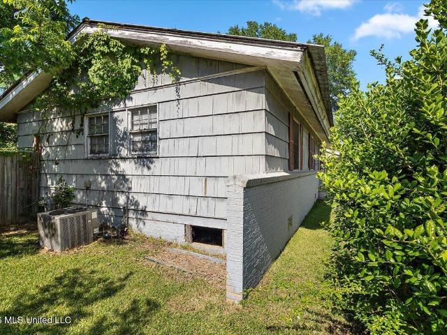 1015 Linden Drive